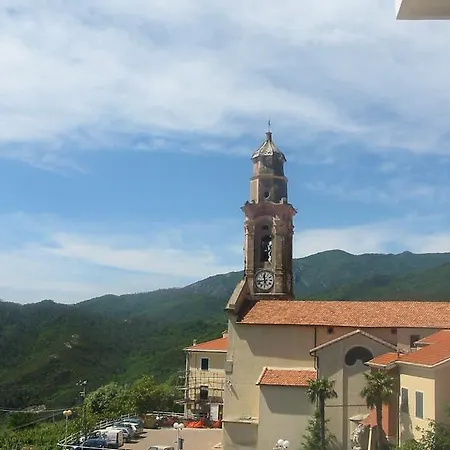 Tra Gli Ulivi *