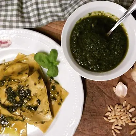 Tra Gli Ulivi *
